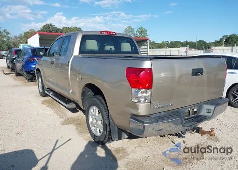 2008 Toyota Tundra Base 5.7L V8 z USA, uszkodzony, nr VIN 5TFRV54118X069419